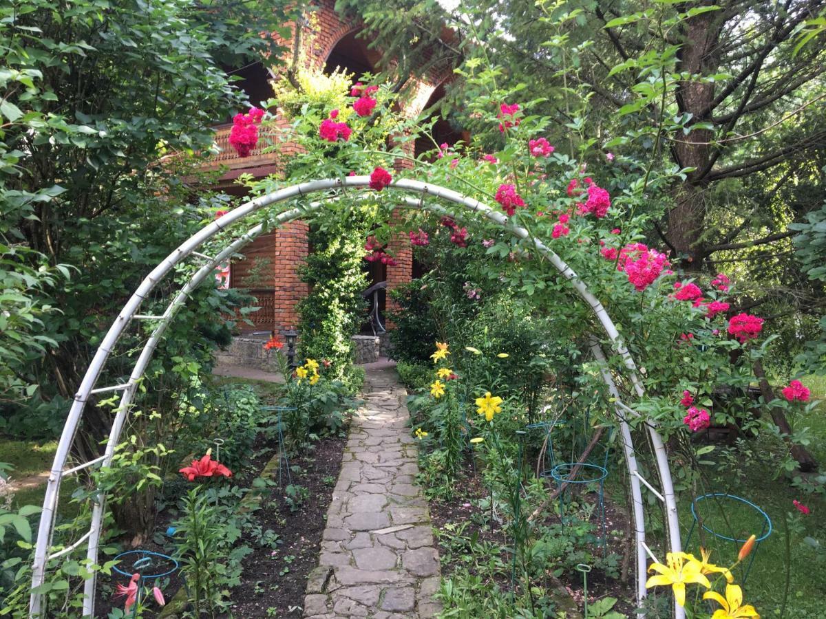 U Yaroslava Hotel Yaremche Bagian luar foto